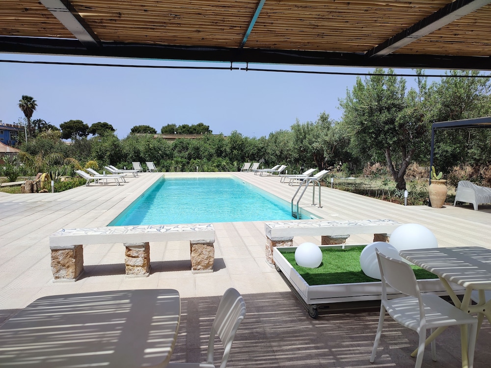 Inkantu B&B — 4-Star Luxury Hotel in Terrasini, Italy