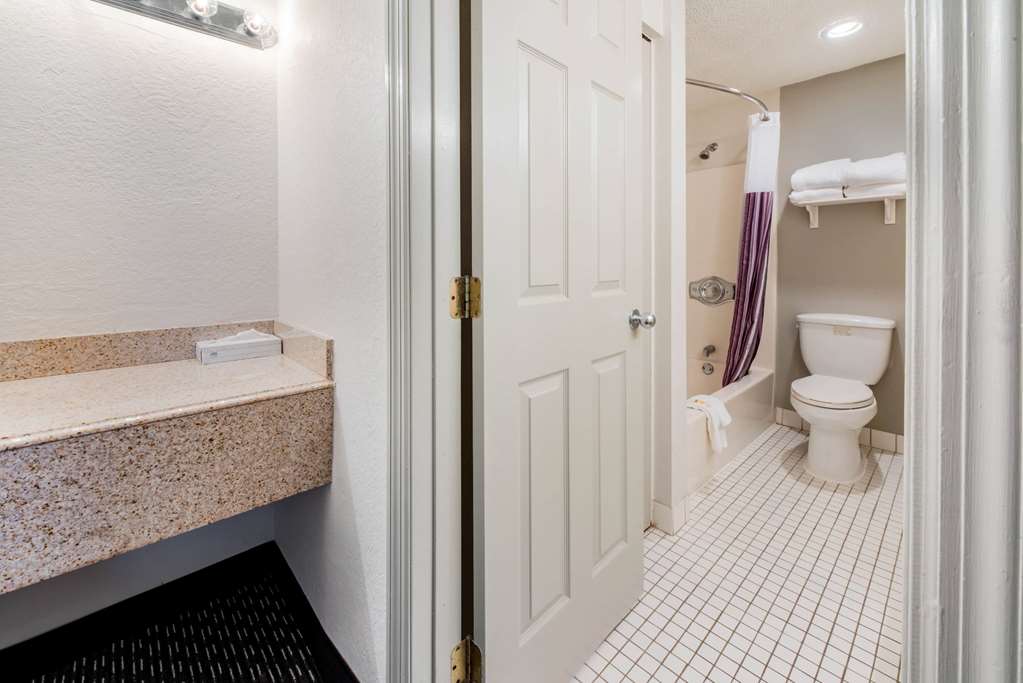 La Quinta Inn by Wyndham Ft. Lauderdale Tamarac East - photo 33