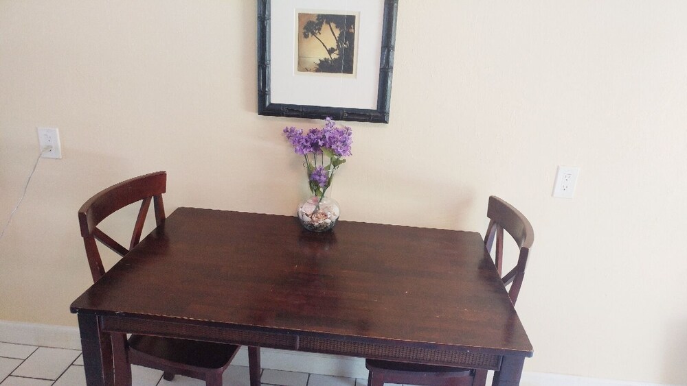 Flamingo Inn Bayside Suites - photo 27