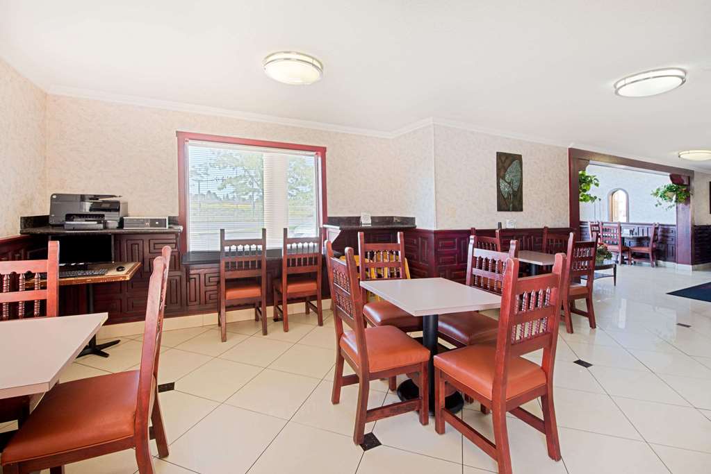 Ramada by Wyndham Flagstaff East - photo 21