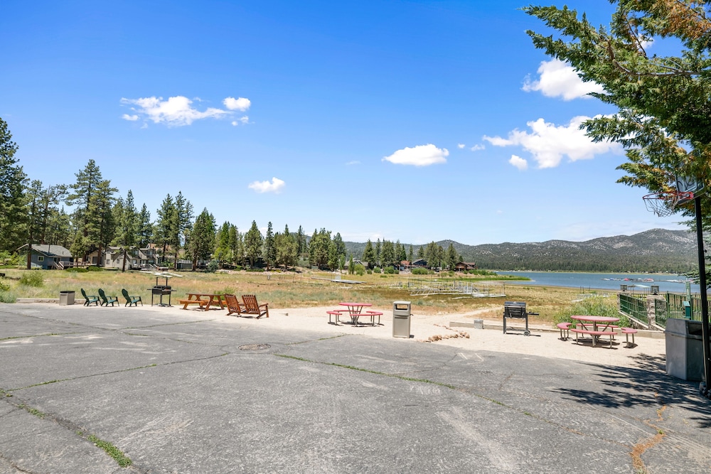 Big Bear Lakefront Lodge - photo 126