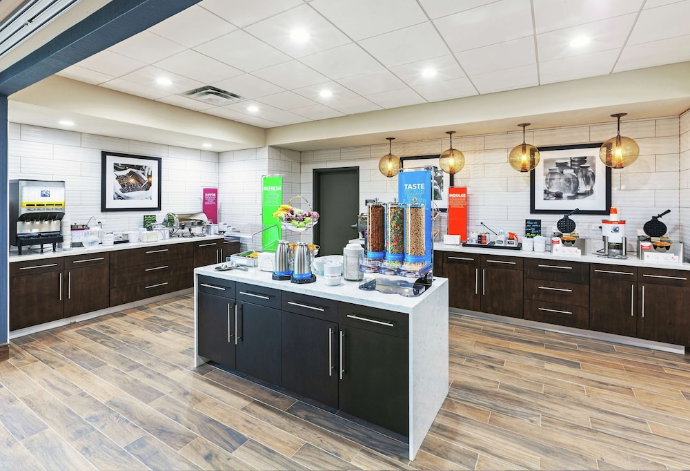 Hampton Inn Gardner Conference Center - photo 24