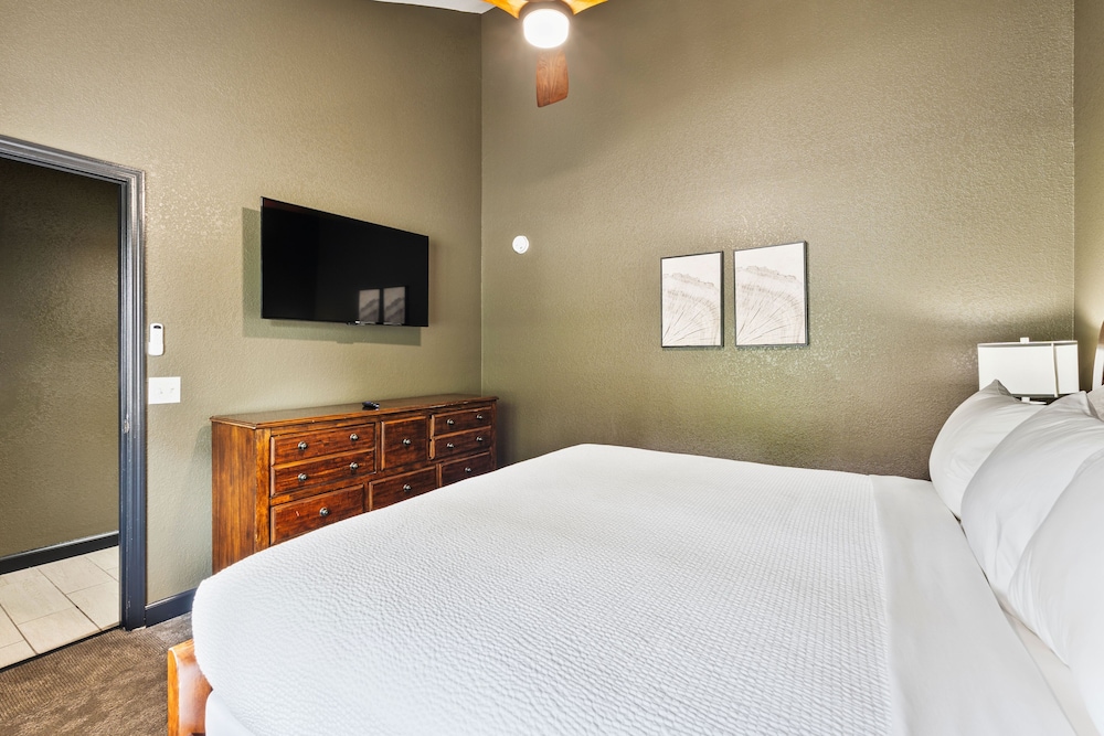 Tremont Lodge & Resort - photo 109