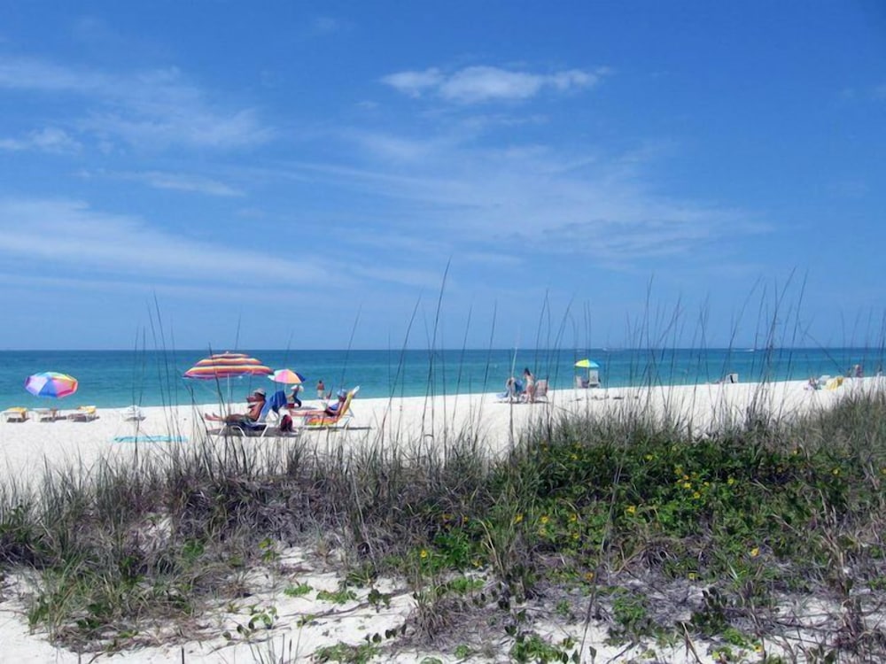 A Beach Retreat - photo 185
