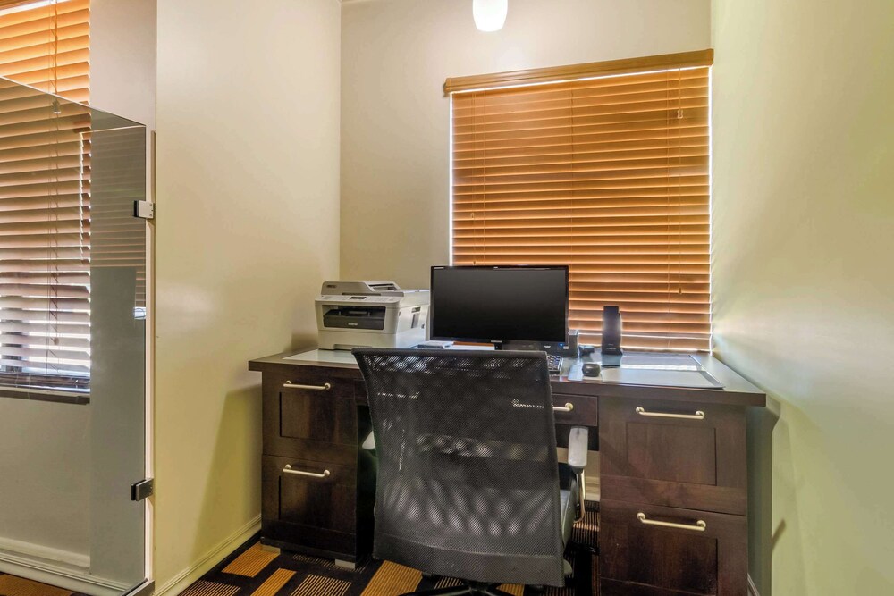 Quality Inn & Suites Lenexa Kansas City - photo 39
