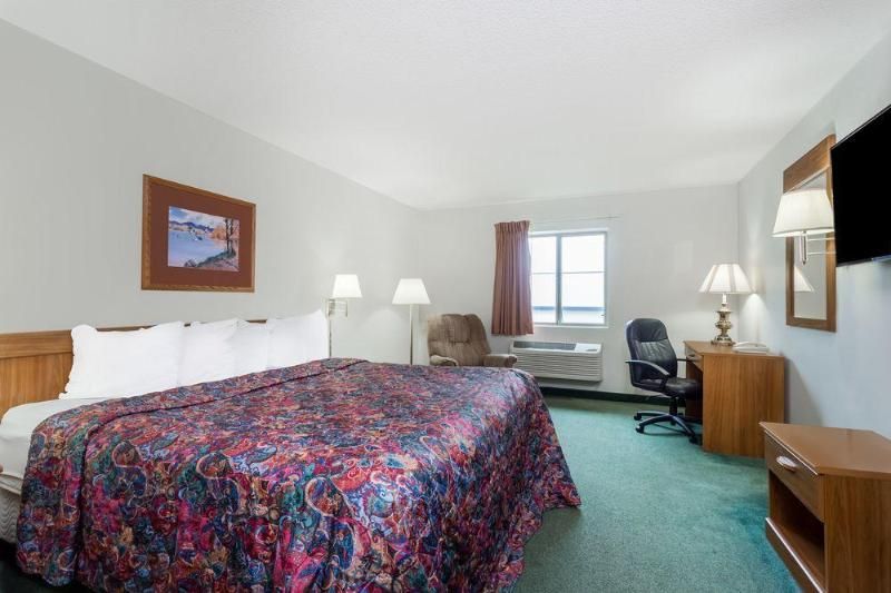Days Inn Manchester - photo 20