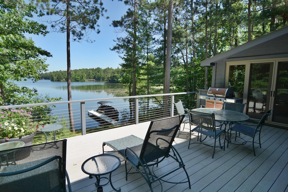Serenity On Lake Owen 5 Bedroom Hotel Room by RedAwning - photo 30