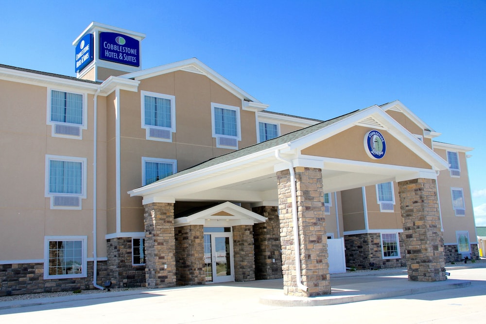 Cobblestone Hotel & Suites Devils Lake - photo 46