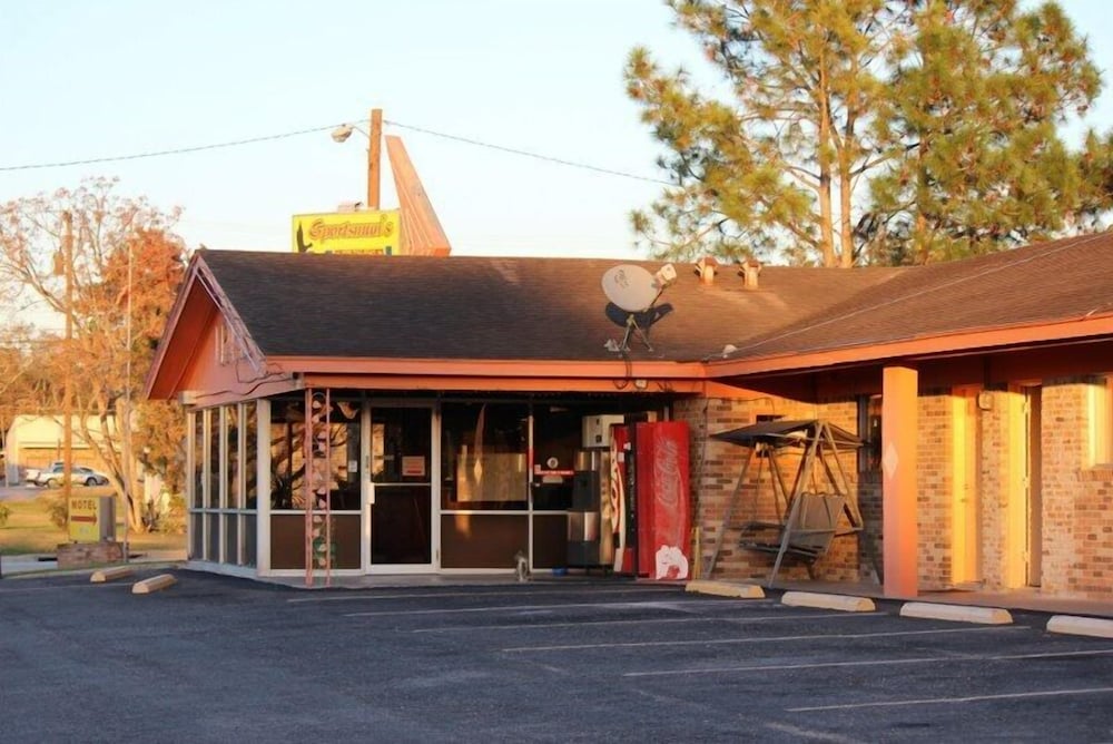 Sportsman Motel - photo 20
