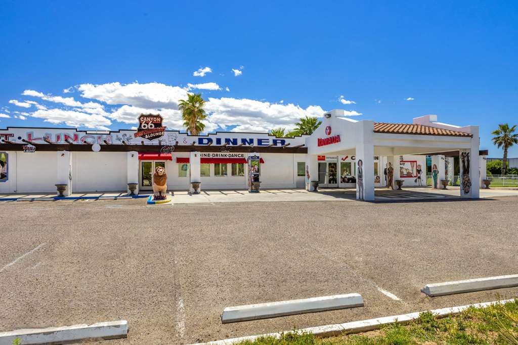 Ramada by Wyndham Kingman - photo 4