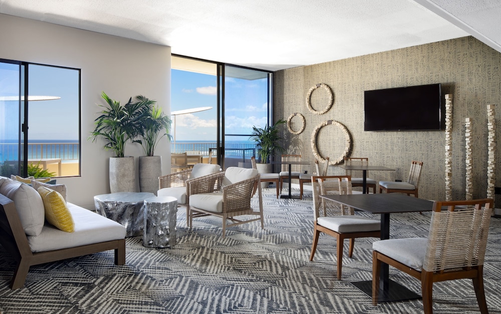 The Twin Fin Hotel - photo 6
