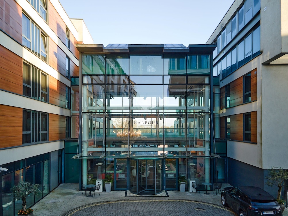 Guildford Harbour Hotel