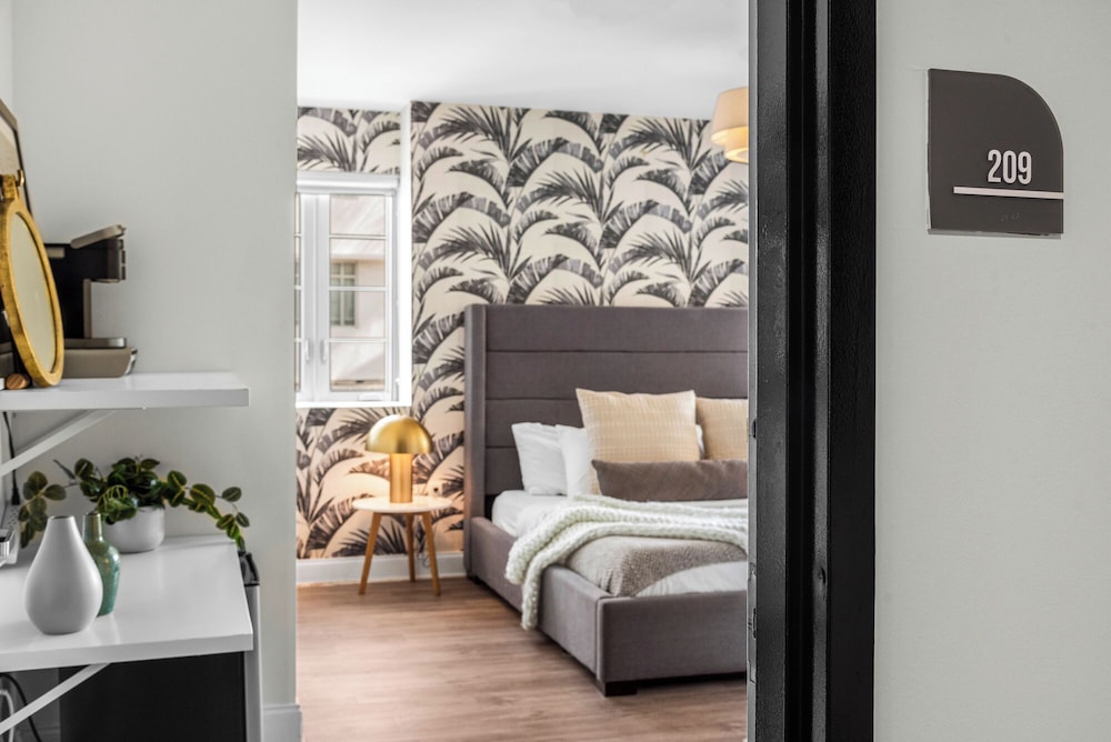 Luxuri Suites - photo 77