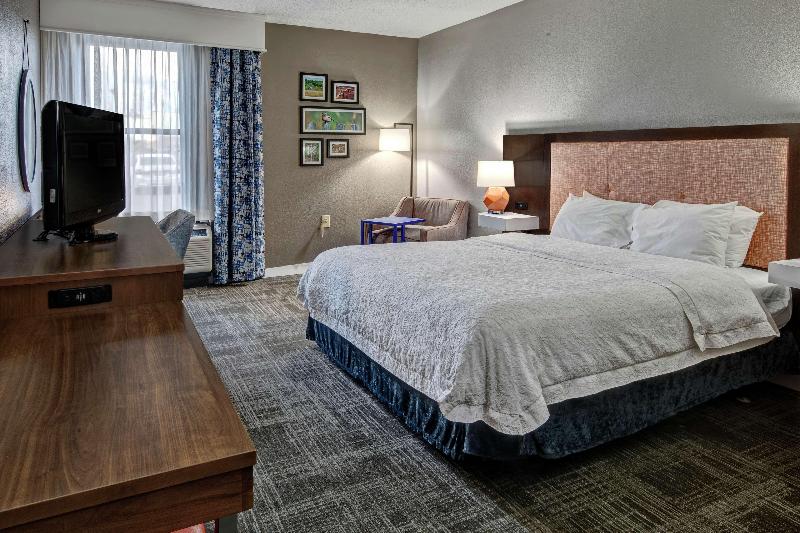 Hampton Inn Tullahoma - photo 44