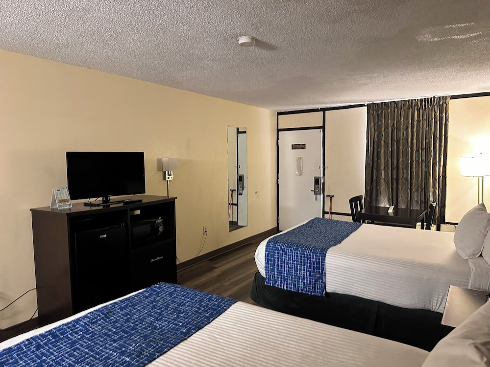 Travelodge by Wyndham Clarksville - photo 6