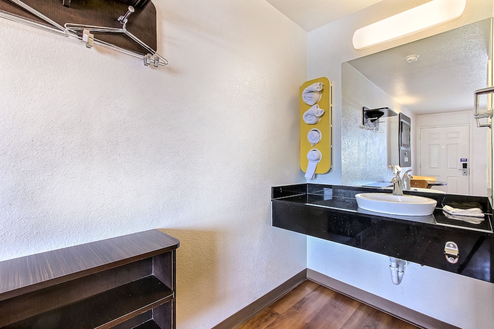 Super 8 By Wyndham Santa Clara - photo 11