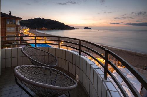 Zarautz Beach with parking by Aston Rentals — 4-Star Luxury Hotel in Zarautz, Spain