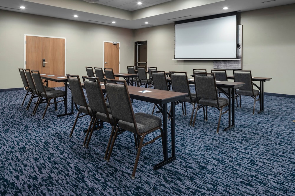 Fairfield Inn & Suites by Marriott Corinth South Denton Area - photo 28