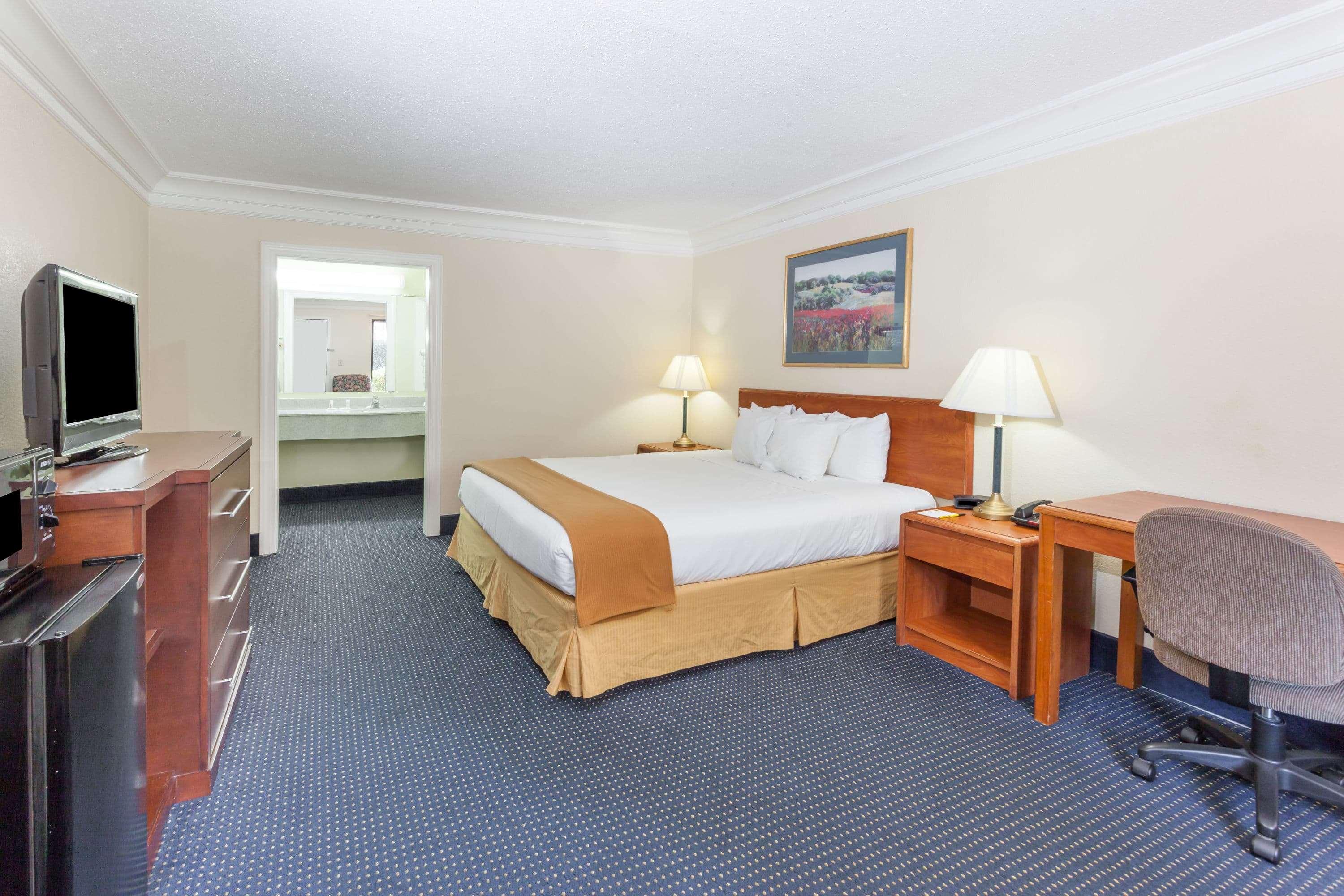 Super 8 by Wyndham Dalton Convention Center Area - photo 2