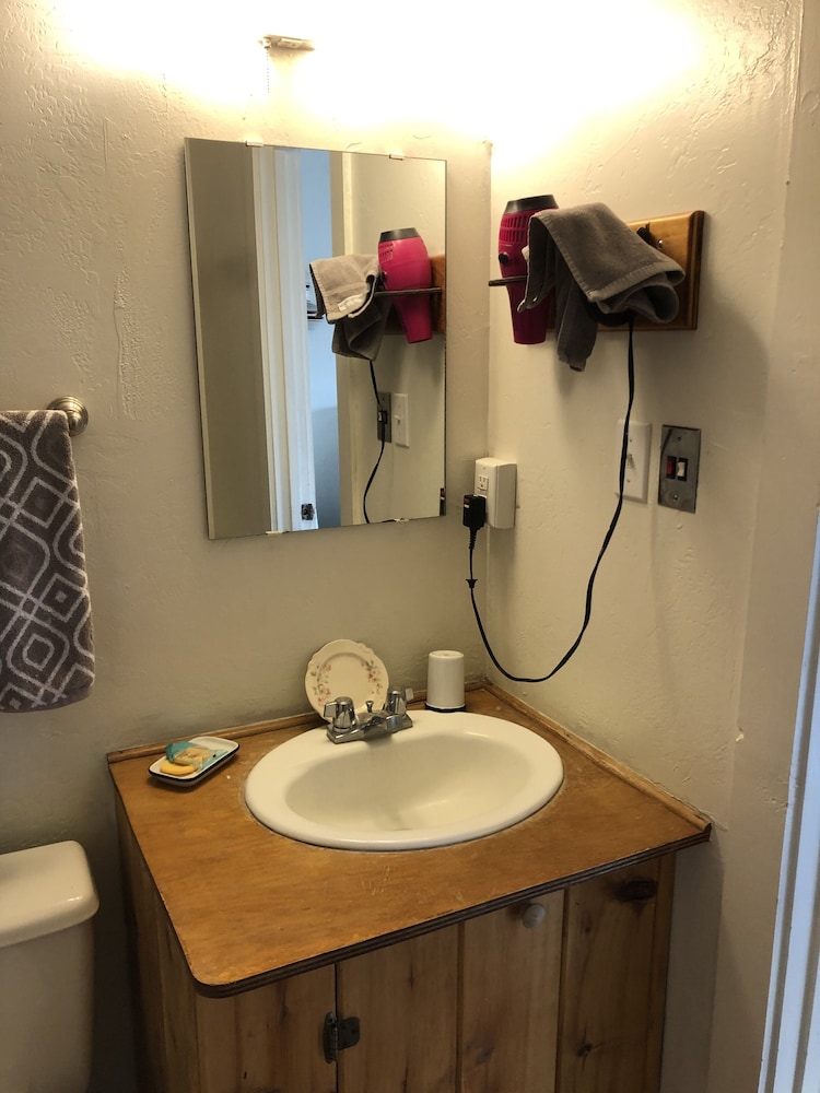 Fort Davis Drug Store Hotel - photo 46
