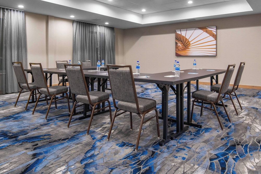 Fairfield Inn & Suites by Marriott Rocky Mount - photo 25