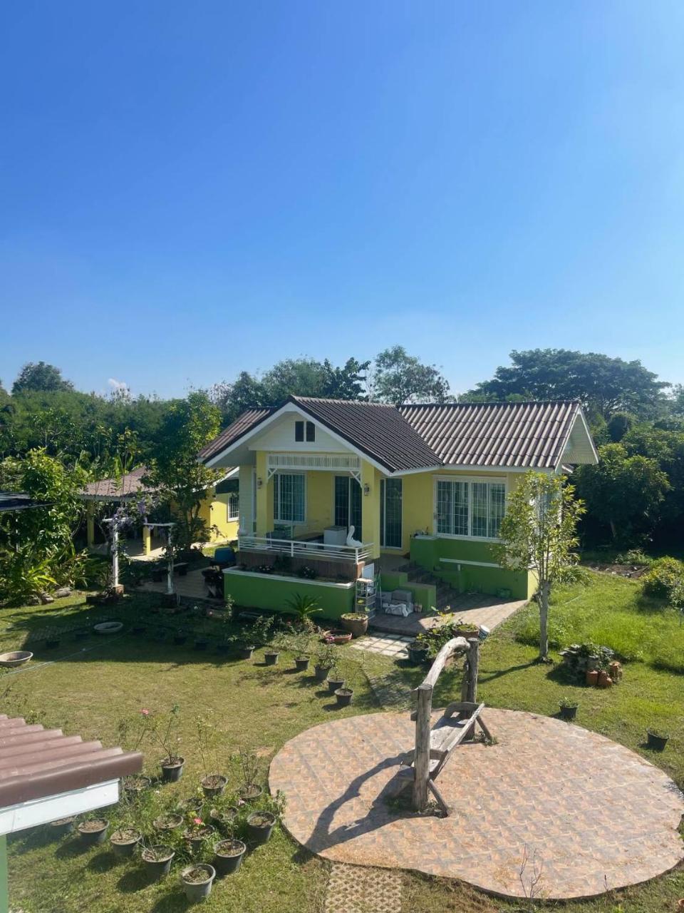 Ray's - carbon neutral hotel in Hang Dong