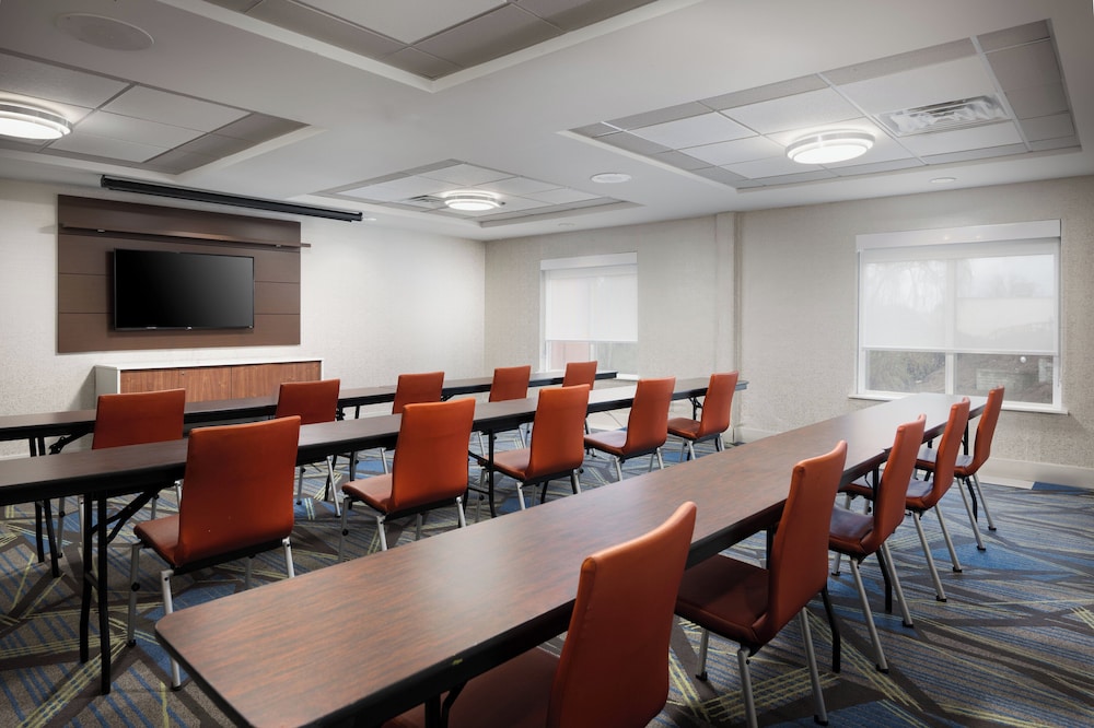 Holiday Inn Express Hotel & Suites Chattanooga Hixson by IHG - photo 73
