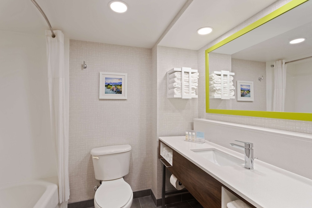 Hampton Inn & Suites Fort Myers Beach Sanibel Gateway - photo 25