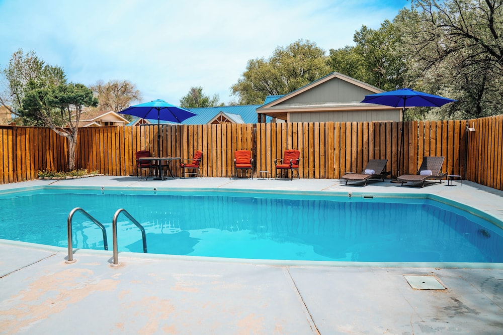 Salida Inn & Monarch Suites - photo 103