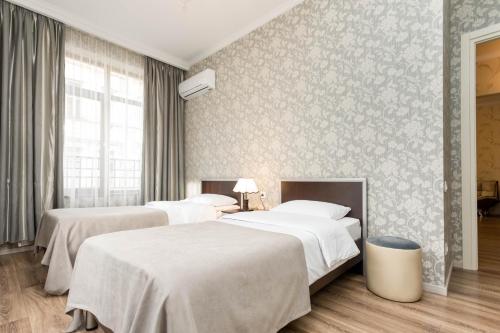 City Center Luxe Apartment