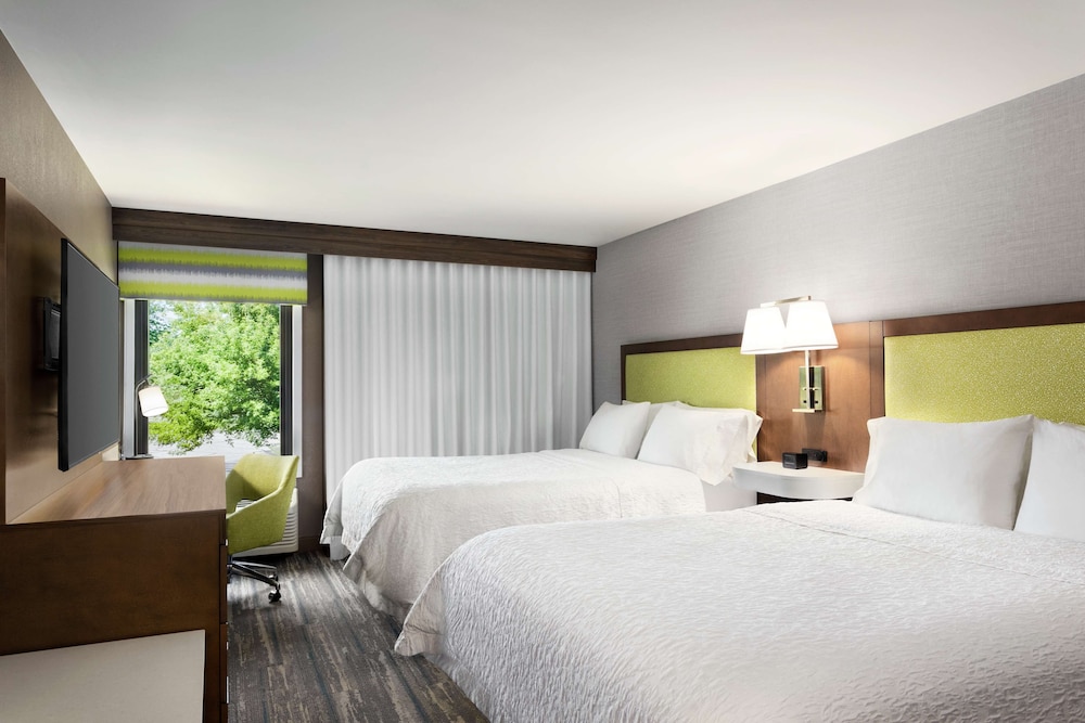 Hampton Inn Milwaukee Brookfield - photo 2