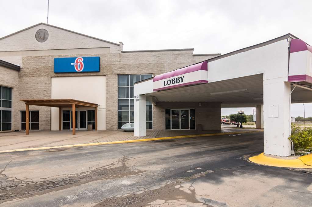 Motel 6 Snyder TX - photo 3
