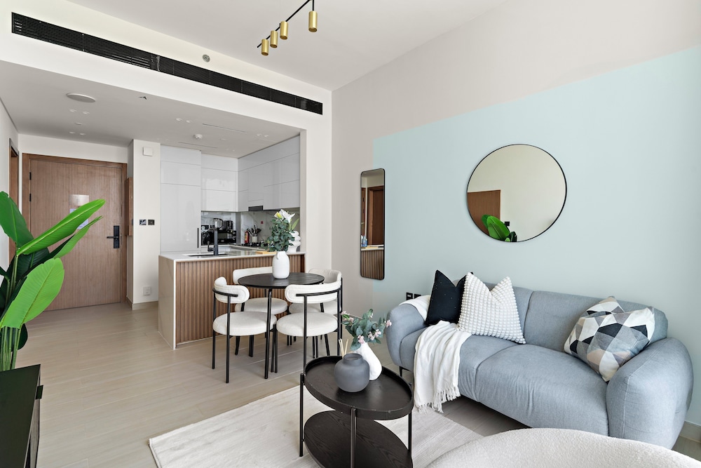 Silkhaus Binghatti Venus — 4-Star Luxury Hotel in Dubai, United Arab Emirates