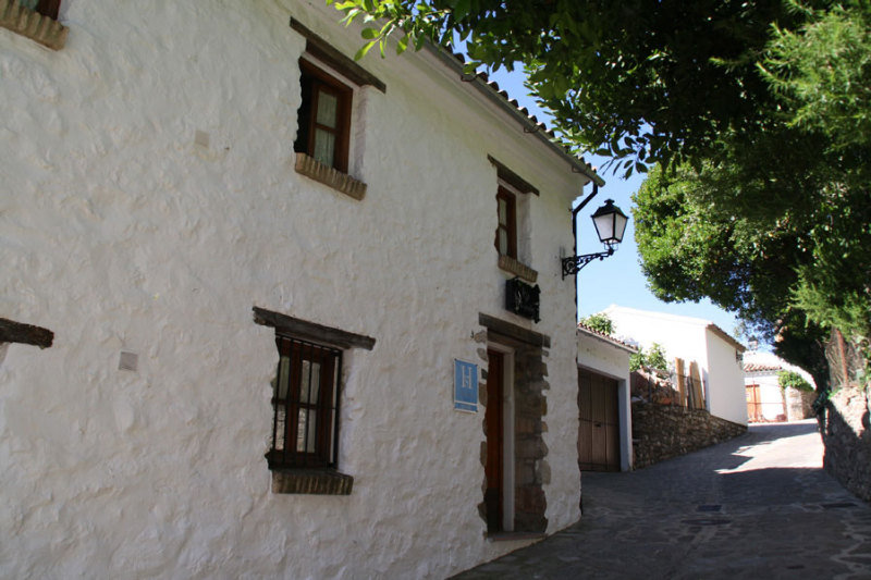 Tugasa Hotel y Apartamentos rurales La Posada — hotel in Villaluenga Del Rosario