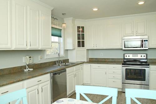 Conscious Sedation by Oak Island Accommodations - photo 2