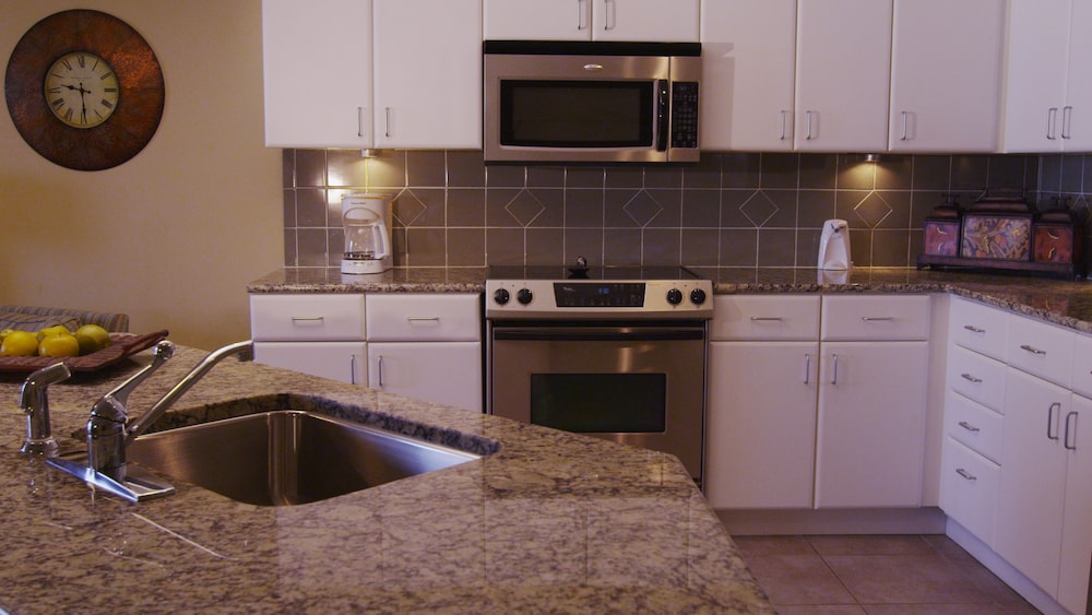 Grand Panama Beach Resort by Emerald View Resorts - photo 18