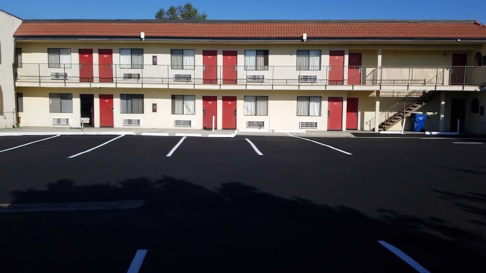 Royale Inn Motel - photo 19