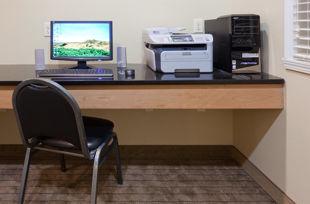 Holiday Inn Express Devils Lake by IHG - photo 36