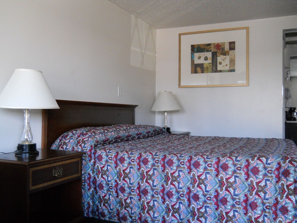 Value Inn Milwaukee Airport South - photo 7