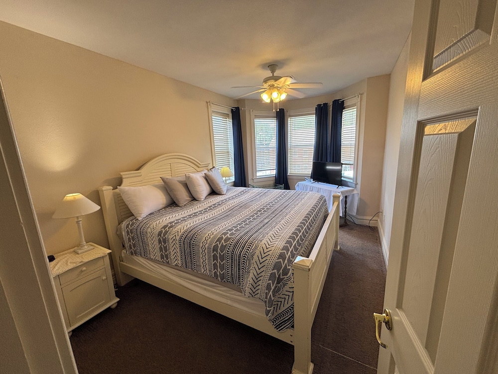 Hermann Crown Suites - photo 62