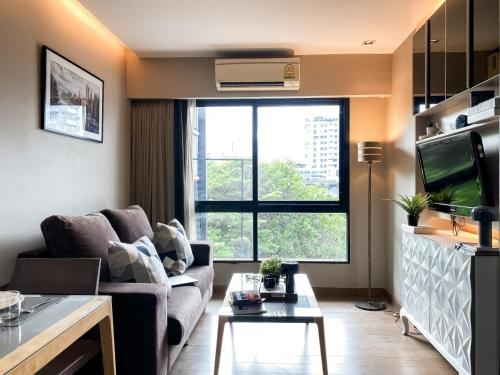 Tropical Urban 43 Sqm Ultra Fast Wifi Thong Lo