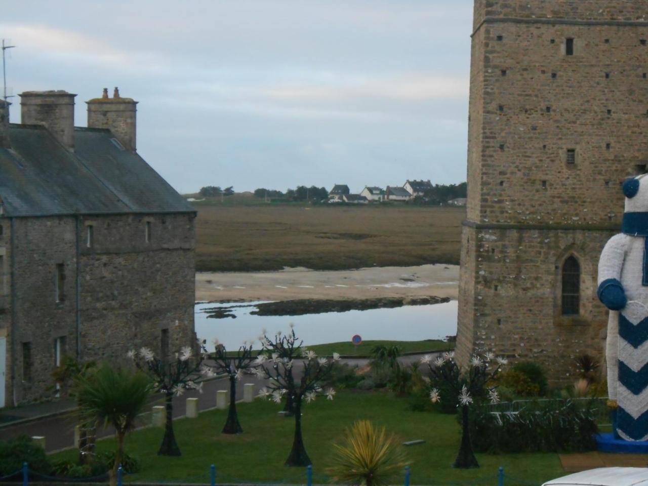 Petit Nid Douillet a Port Bail — hotel in Portbail