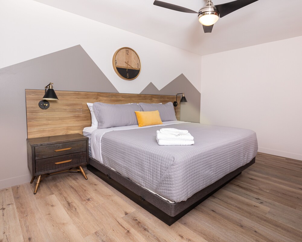 4411 Inn & Suites - photo 11