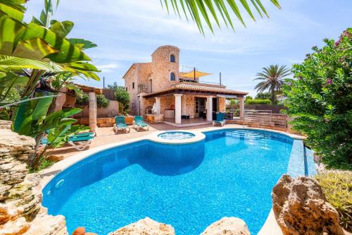 Villa Del Salto Uceda — 4-Star Luxury Hotel in Santanyi, Spain