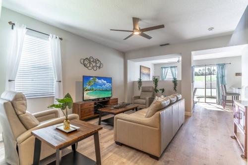 185 Winwood Bay — 4-Star Luxury Hotel in Davenport, United States