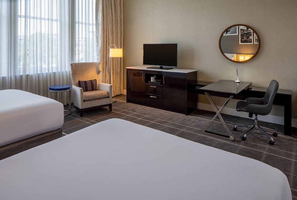 Hilton Richmond Downtown - photo 8