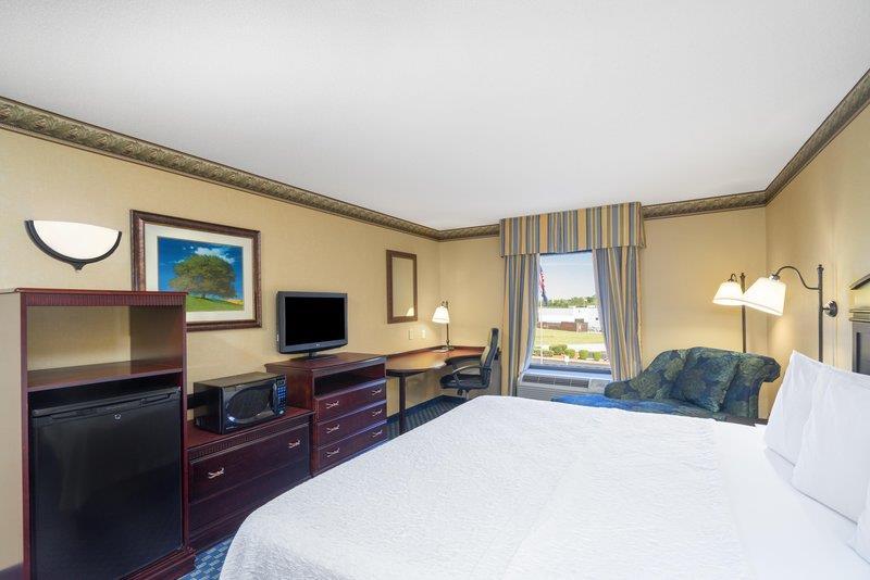 Hampton Inn Maysville - photo 15