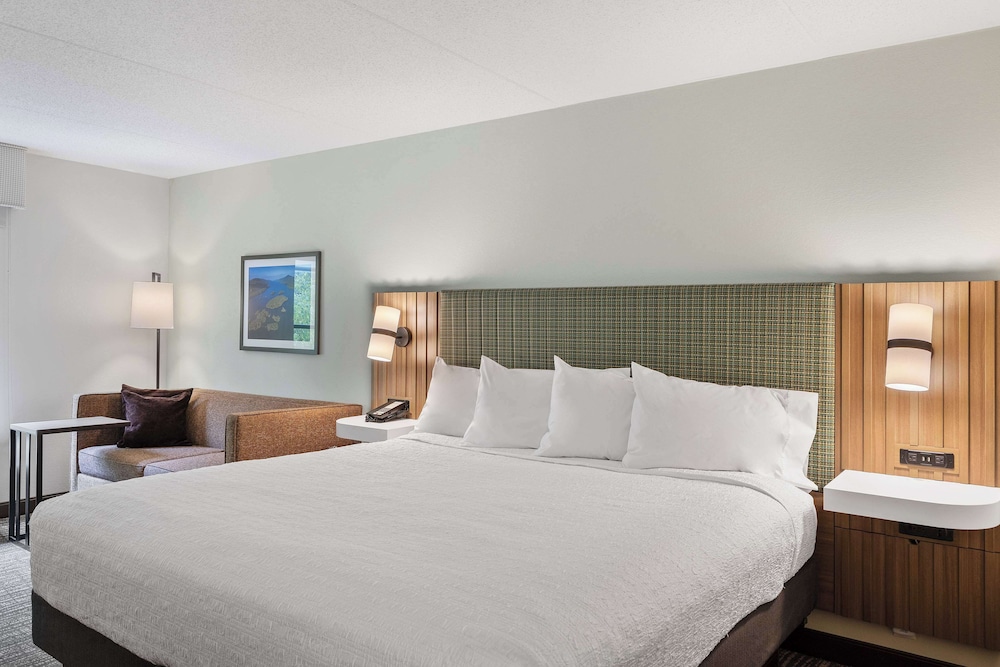Hampton Inn & Suites Lake George - photo 31