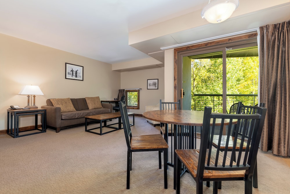 The Peaks Resort and Spa - photo 4