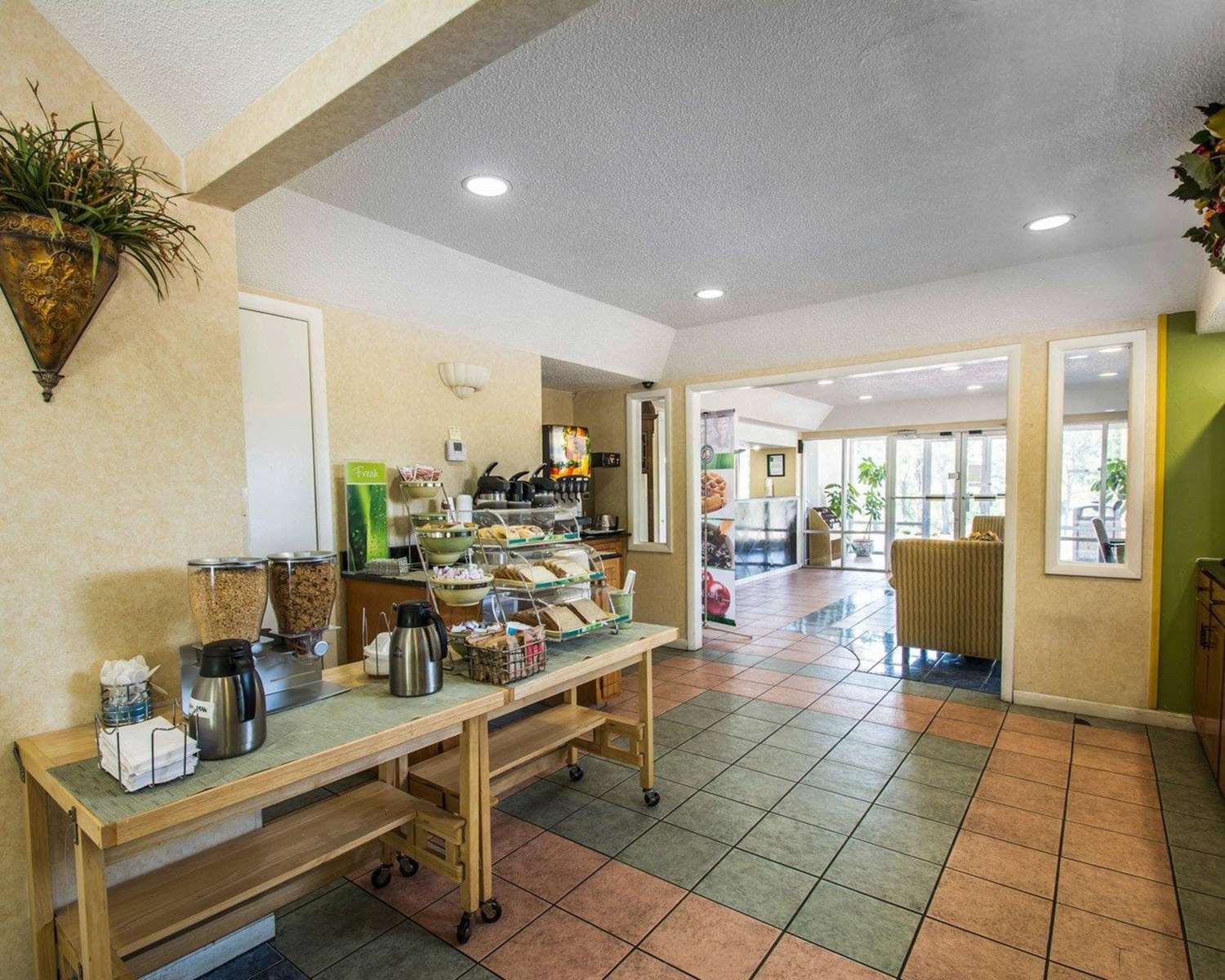 Red Roof Inn Evergreen - photo 15